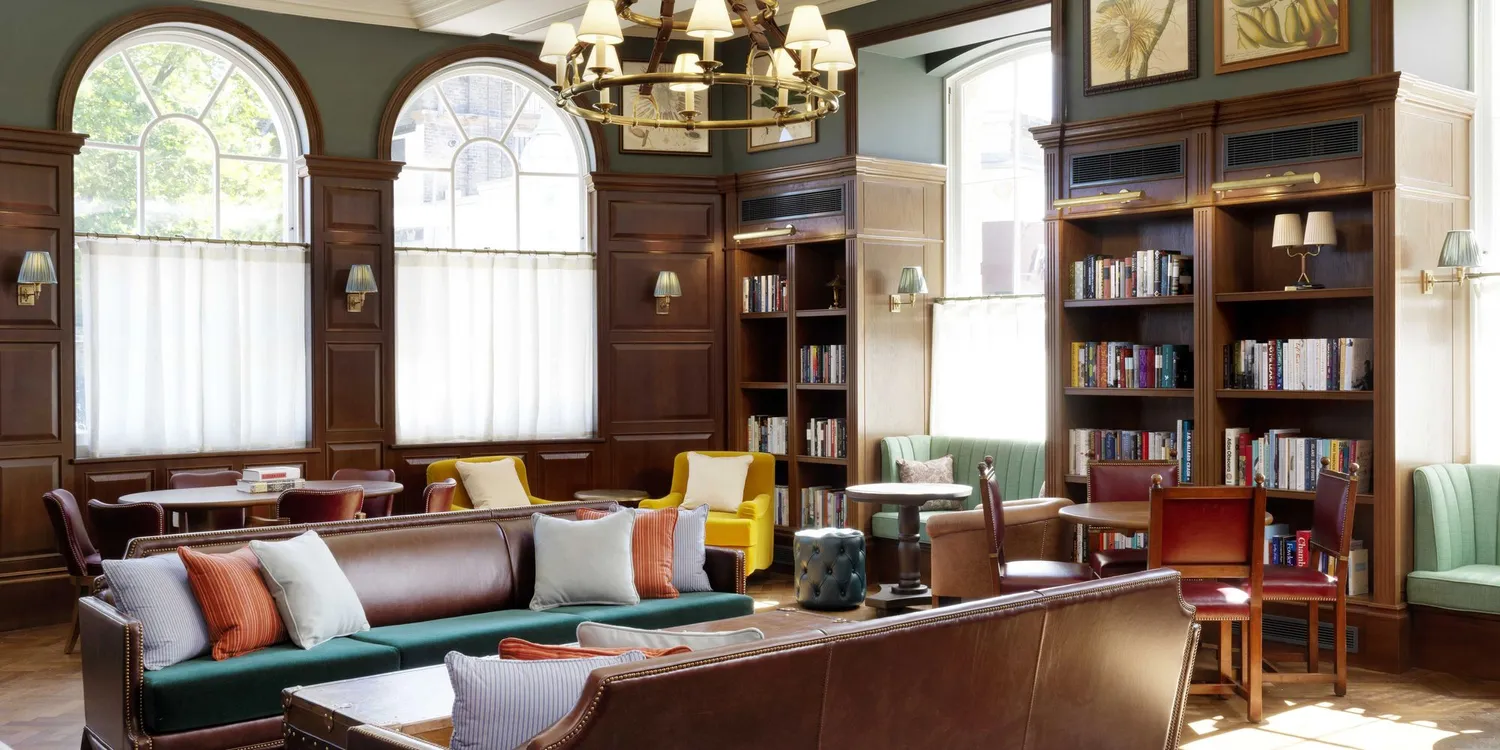 image-cf4bdf448661f76ff42e373d31b4ef9d64f374d3-8272x6200-jpg