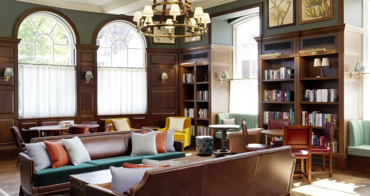 image-cf4bdf448661f76ff42e373d31b4ef9d64f374d3-8272x6200-jpg