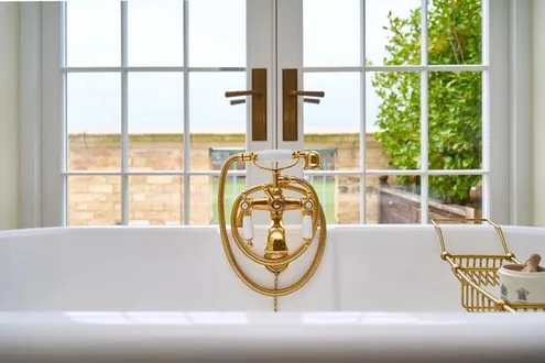 image-7a9c214e753a1a7a223069a73e201f760701d410-2048x1365-jpg